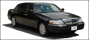 Reserve this luxurious 3 Guest Lincoln Town Car Sedan for an airport pickup or drop off. Proudly serving JFK, LGA, and Newark airports and the Tri-State area.